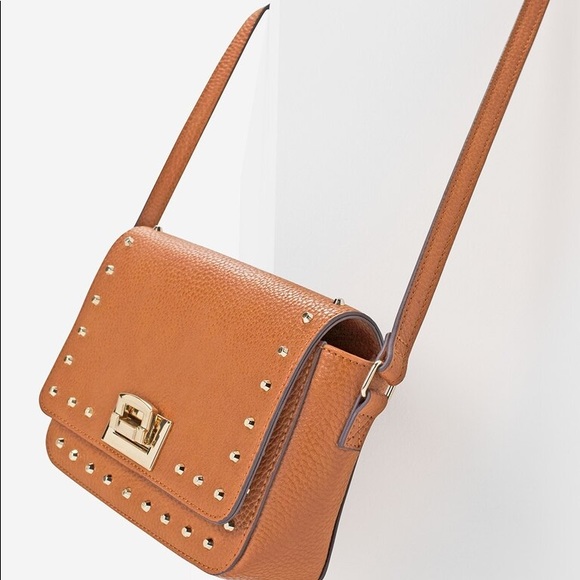 White House black market crossover bag! - Picture 3 of 8